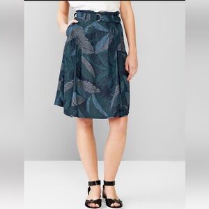 GAP Tropical Paperbag Flare, Chambray Skirt with belt, Pockets, EUC Size 10